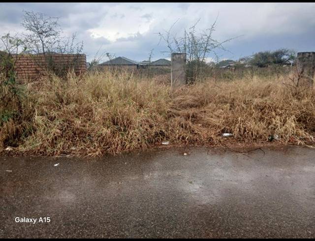 LAND FOR SALE IN CHROOM PARK